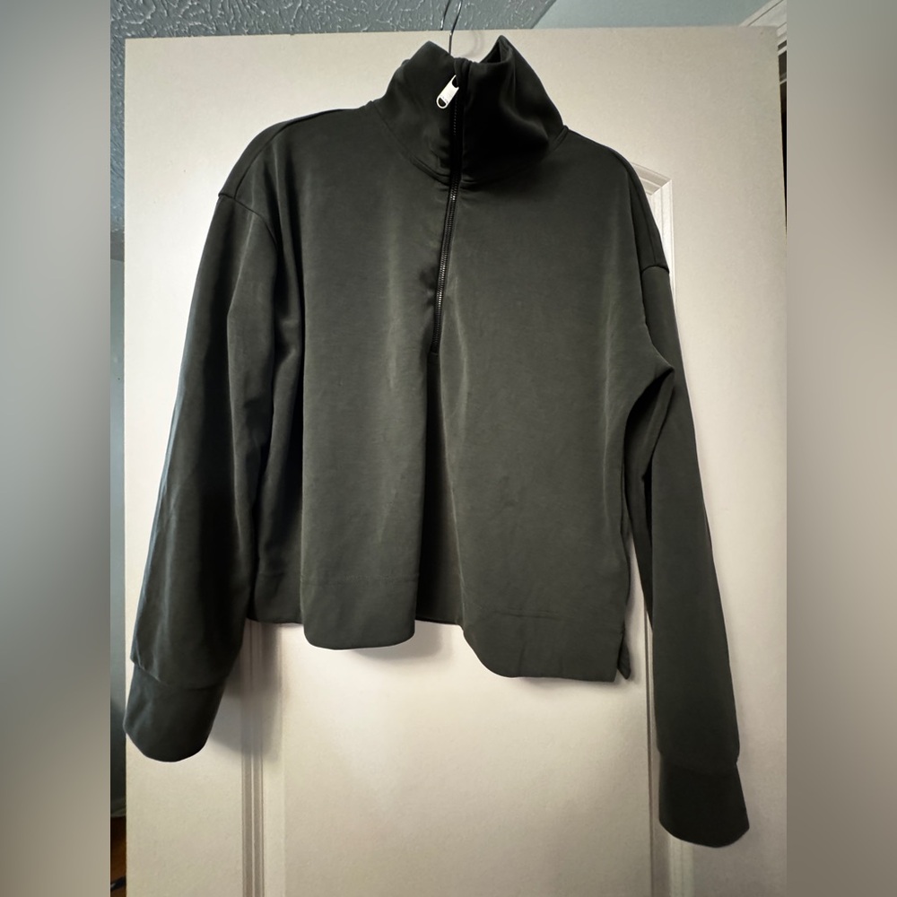 | Athleta | seasoft quarter zip. Size L olive